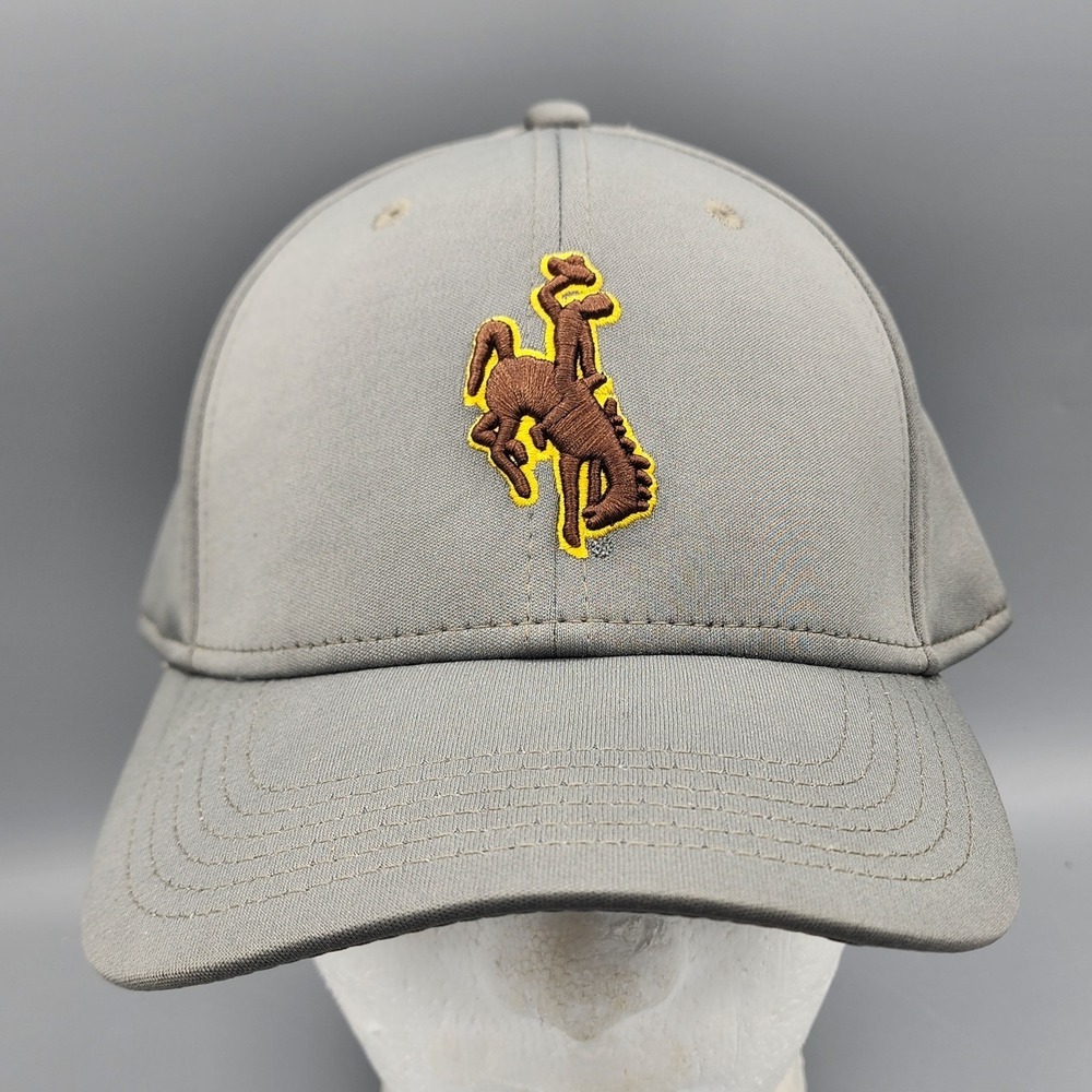 Wyoming Cowboys Hat Legacy Fitted L/XL Gray Brown Gold W Logo College NCAA Cap